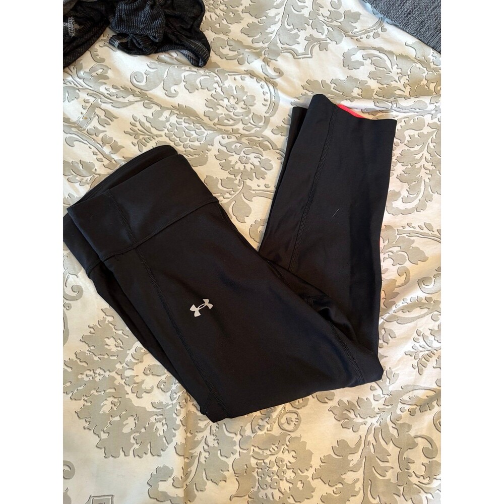 Black and Hot Pink Under Armour Spandex Leggings